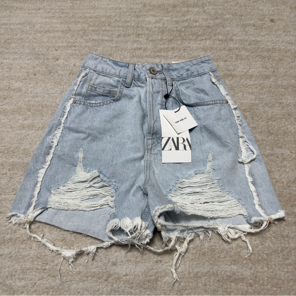 Zara Denim Shorts Womens Size 4 High Rise Light Wash Distressed Cut Off Fray Hem - Picture 1 of 9